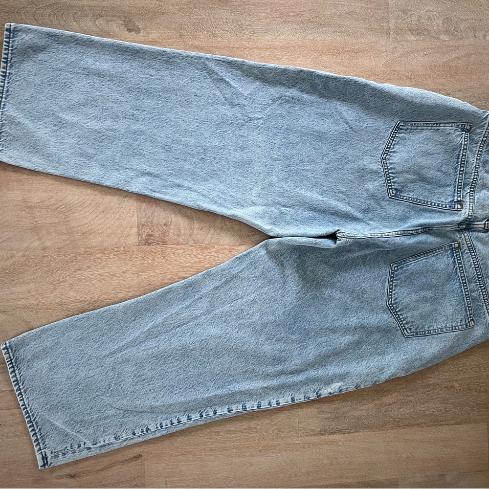 Abercrombie & Fitch Women’s Curve Love Light Denim Jeans - Picture 4 of 7